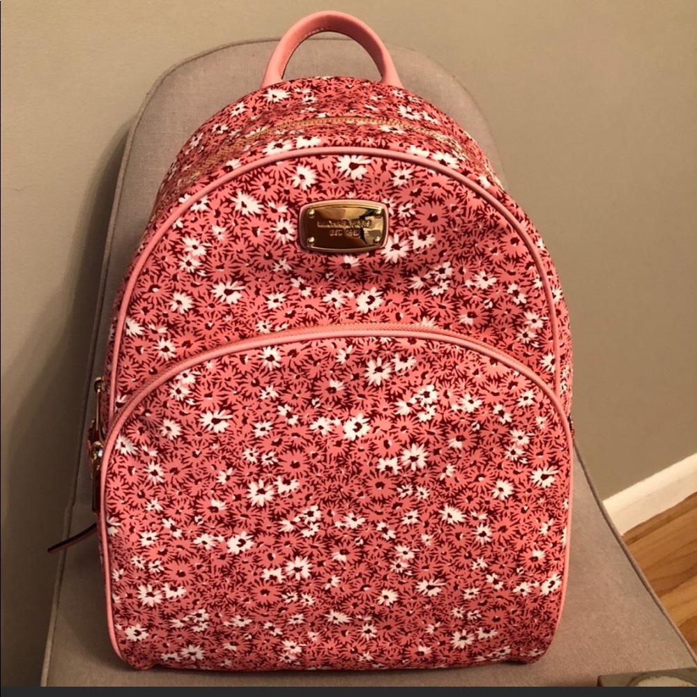 Authentic Michael Kors bag! ✨